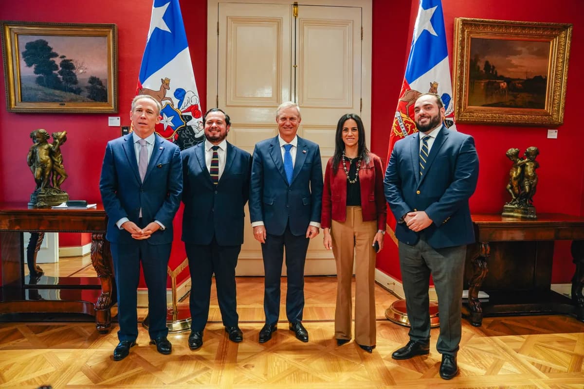 S.E. el Presidente de la República, José Antonio Kast, recibe a la Presidenta del Senado, la senadora Paulina Núñez y al Presidente de la Cámara de Diputados, Jorge Alessandri